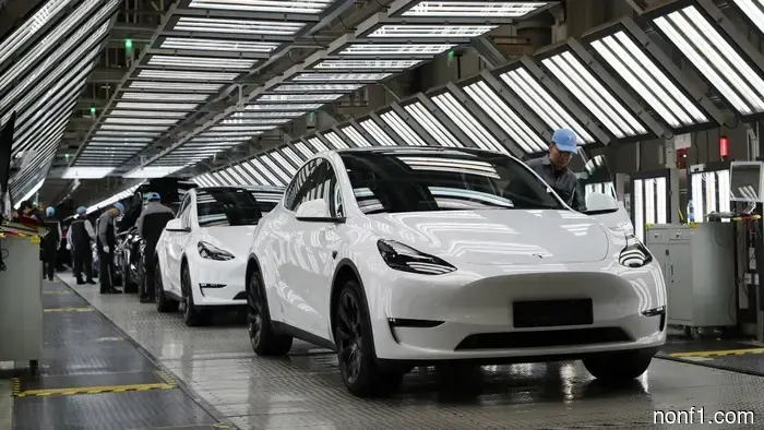 A Tesla/SpaceX merger might lead to significant complications in China, according to TDS.