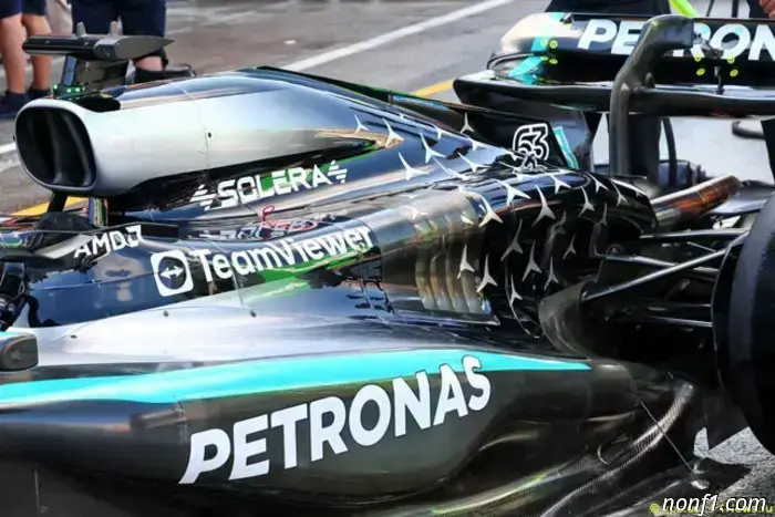 En Mercedes cuentan con la ayuda de los equipos clientes.