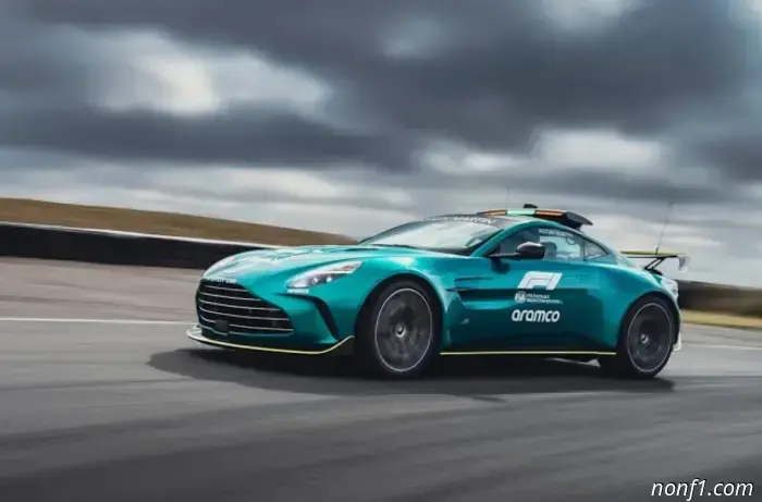 В Зандфорте состоялся дебют нового безопасного автомобиля Aston Martin.
