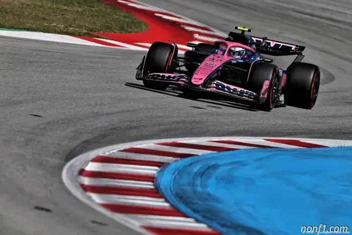 Briatore acknowledges that he is 'not satisfied' with Colapinto.