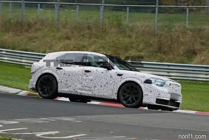 El SUV eléctrico de Bentley costará dinero de Bentayga, dice el CEO.