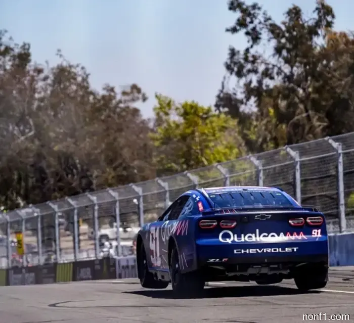 Magnussen is the author of the best lap in the debut NASCAR race.