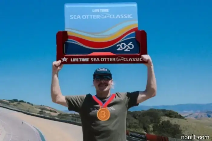 Bottas took 3rd place in the cycling race in California.