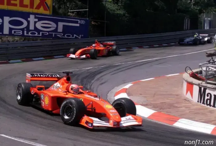 El Ferrari de Schumacher sale del martillo por una suma récord