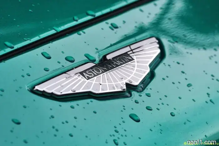 Aston Martin y Geely están en una disputa legal sobre el logo.