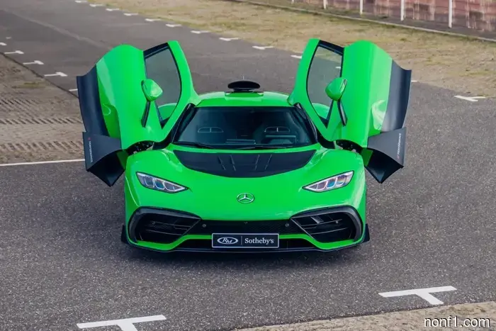Этот Mercedes-AMG One прошел обслуживание на сумму 44 000 долларов всего после 115 миль.