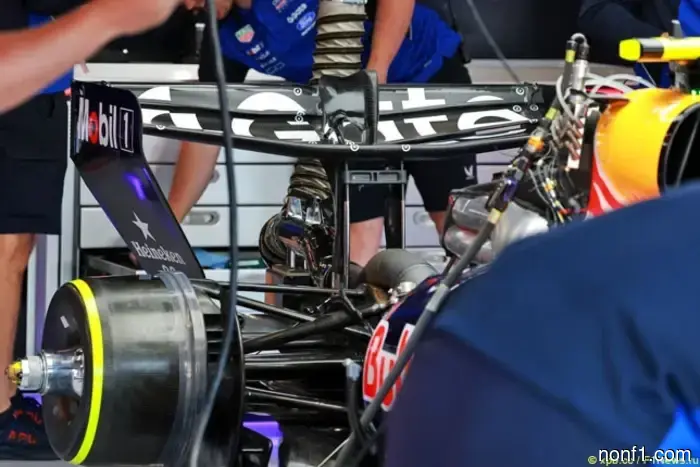 FIA estudiará adicionalmente los alerones traseros de Red Bull y Ferrari.