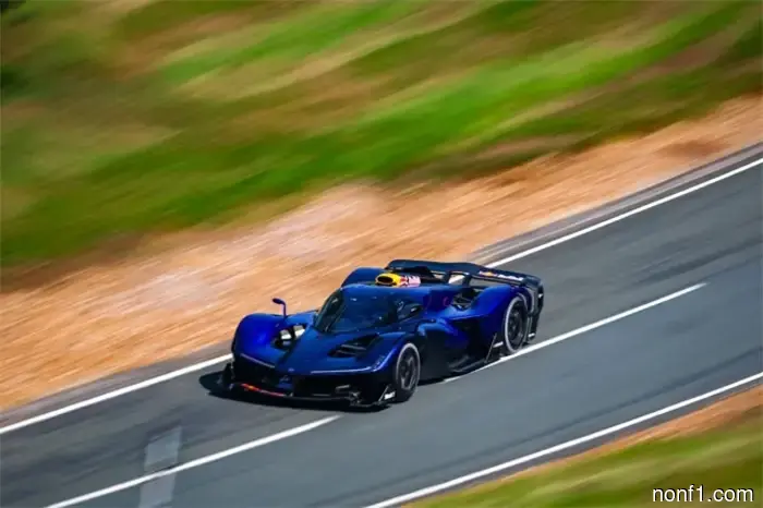 El hiperauto RB17 saldrá a la pista por primera vez en Goodwood.