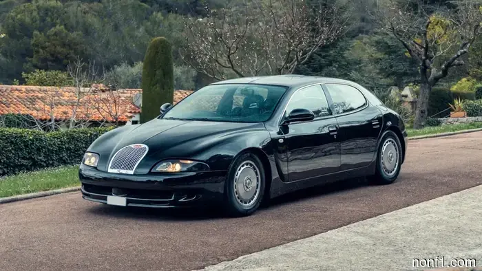 Su Bugatti EB112 Sedán, Monsieur
