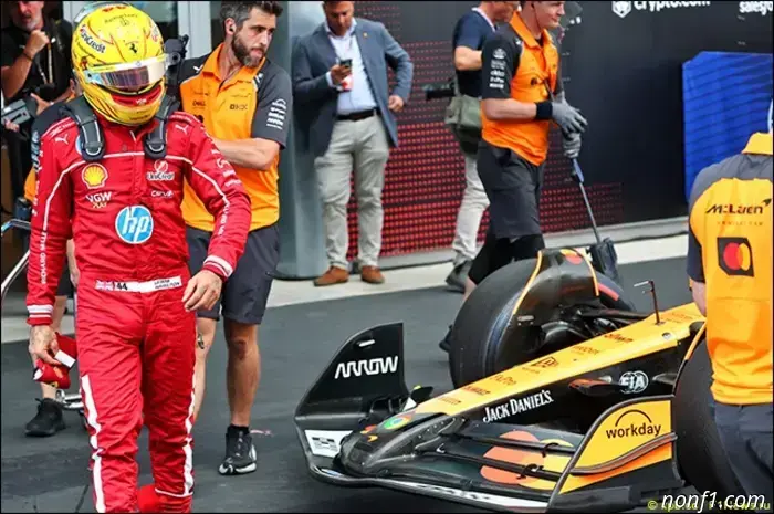 Hamilton apologized to the presenter.
