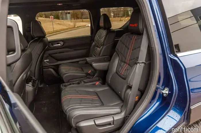 2026 Nissan Armada Pro-4X Reseña: Lo más parecido a un verdadero Land Cruiser que encontrarás en América