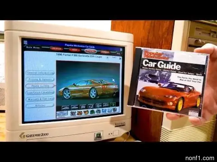 Este CD 'Guía de Coches' de 1996 te permitió construir y fijar el precio de cualquier coche sin necesidad de Internet.