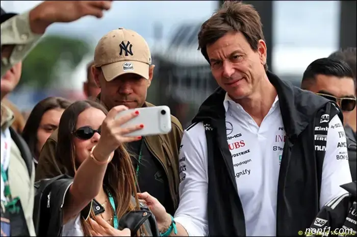 Wolff: Our goal is second place in the Constructors' Championship.