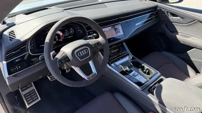 2025 Audi RSQ8 Advantages and Disadvantages Review: The Ideal Balance of Function and Aesthetics