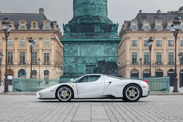 Cada Ferrari Enzo es raro, pero este que está a la venta es solo 1 de 9.