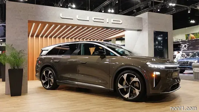 Lucid Halts Launch of Cosmos Midsize SUV as Part of Cost-Cutting Strategy: TDS