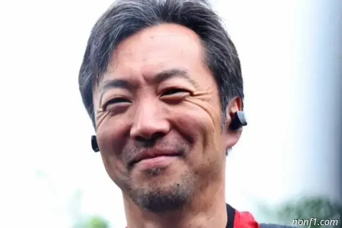 Ayo Komatsu: Horner se puso en contacto con nosotros, es cierto.