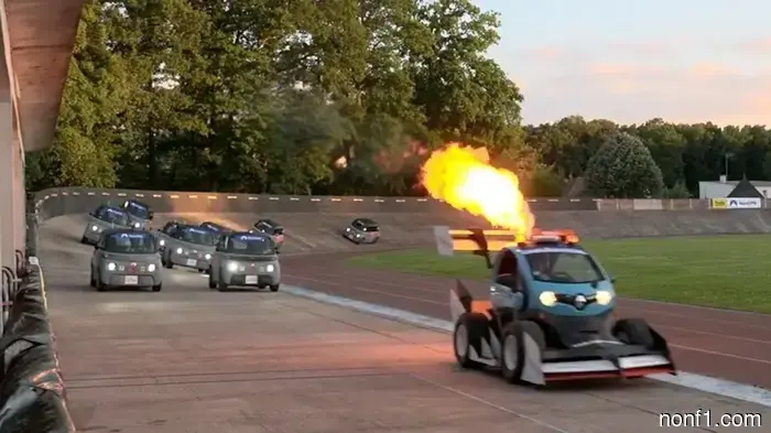 Witness the Fire-Spitting Twizy ‘Unsafety Car’ Paving the Way for a 100-Lap Citroen Ami Race on a Velodrome