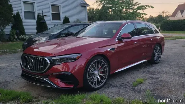 2026 Mercedes-Benz AMG E53 Wagon обладает высокой мощностью без V8
