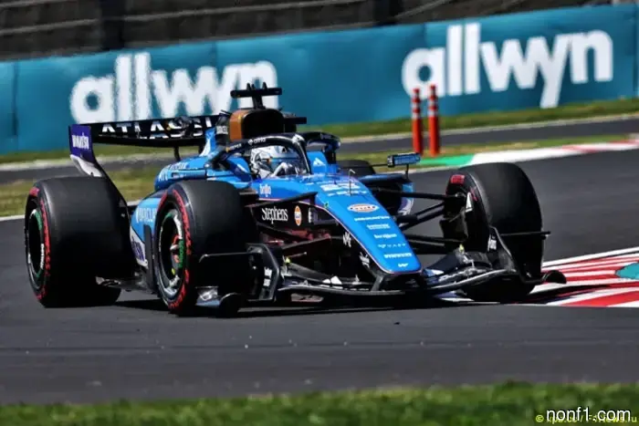 Алекс Элбон: В завершение сезона у нас появится новая машина.