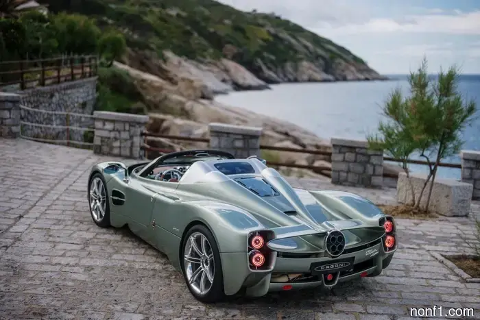 Revisión del Pagani Utopia Roadster: Haciendo arte a partir de minerales raros