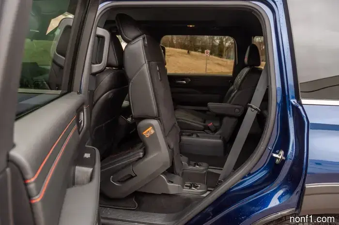 2026 Nissan Armada Pro-4X Reseña: Lo más parecido a un verdadero Land Cruiser que encontrarás en América