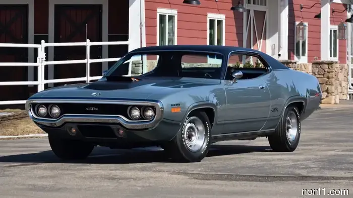 For Sale: 1971 Plymouth Hemi GTX, one of only 11 made, featuring a 426 V8 engine and a four-speed transmission.