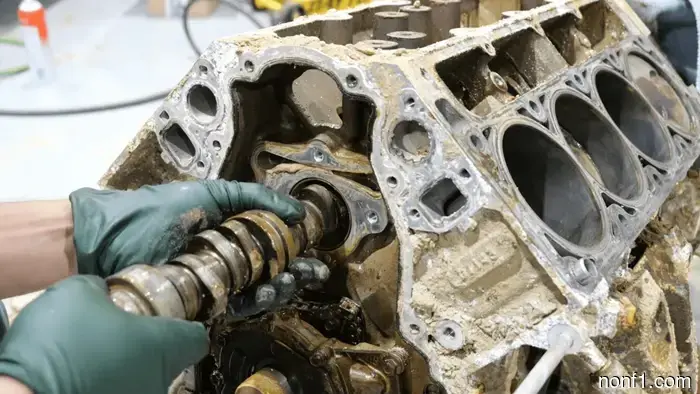 Вот что четыре года в реке делают с GM 6.2L V8