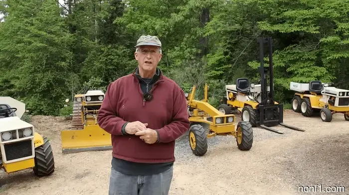 DIY Enthusiast Constructs Ultimate Chore Fleet Using a Mini Bulldozer and Road Grader Built from Lawn Tractors