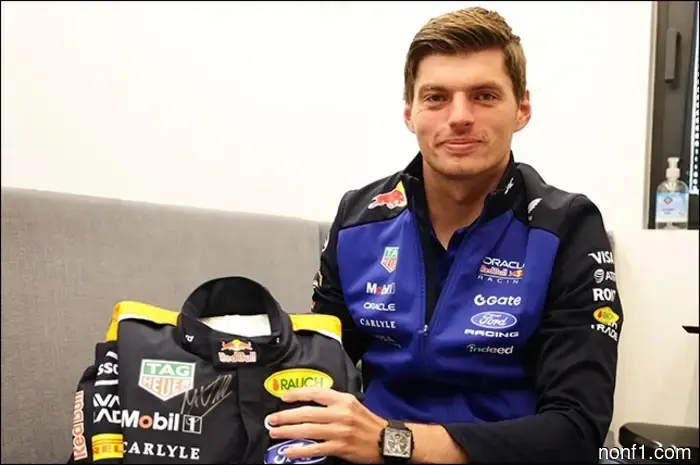 Комбинезон Макса будет выставлен на благотворительный аукцион.