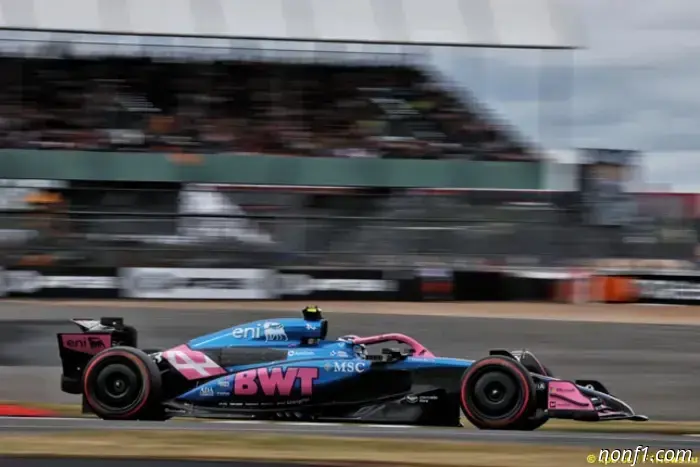 Franco Colapinto sale desde la pare técnica en Silverstone.