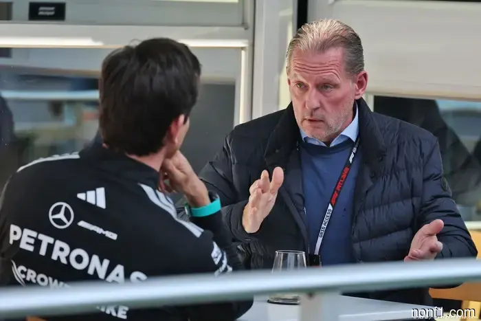 Verstappen criticizes Montoya during meeting between Wolff and Jos.