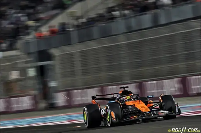 Гран-при Катара: Пиастри занимает первое место на тренировке.