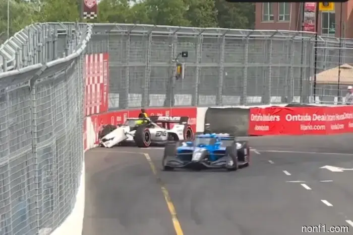 IndyCar: Мик Шумахер попал в аварию, находясь на восьмом месте.