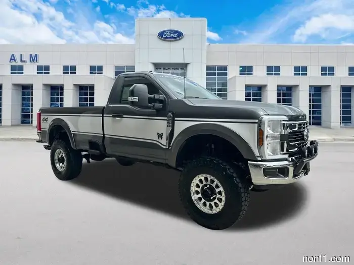 Этот дилер Ford знает, как продавать грузовики: заставьте их выглядеть старыми