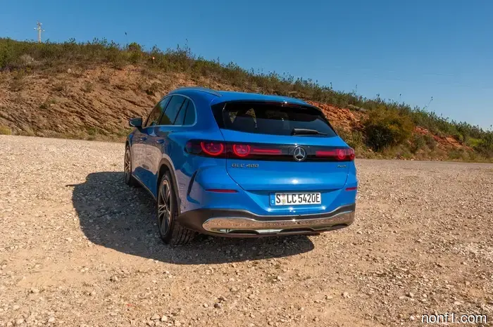 2027 Mercedes-Benz GLC Electric First Drive Assessment: Making the Future Seem Familiar