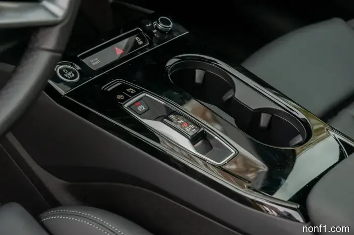 Piano black plastic is a disaster, and car manufacturers have been aware of this from the very beginning.