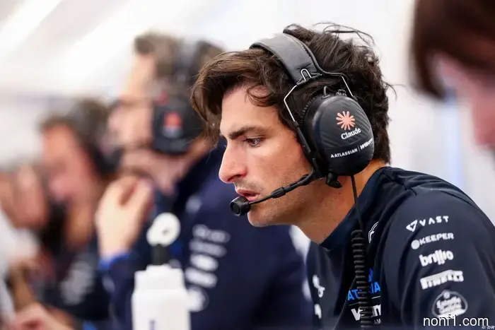 Sainz promete 'tiempo libre', Vowles descarta temores de salida