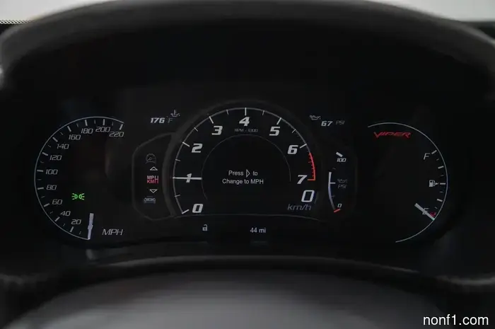 Este Dodge Viper ACR-Extreme de 44 millas acaba de establecer un récord de subasta en $532,999.