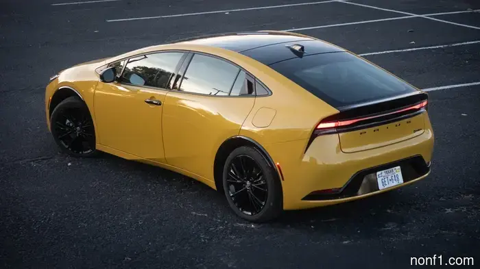 Продажи Prius резко падают в 2026 году. Мы спросили Toyota, почему.