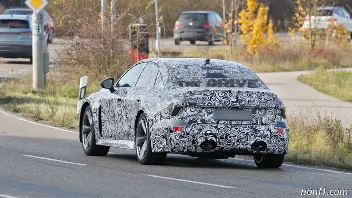 Nuevas fotos espía de prototipos confirman que el sedán Audi RS6 volverá en 2027.
