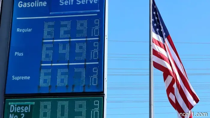 This new tool will track down the lowest gas prices near you.