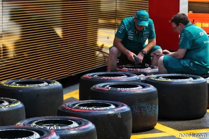 В Барселоне стартовали испытания Pirelli с участием трех команд.