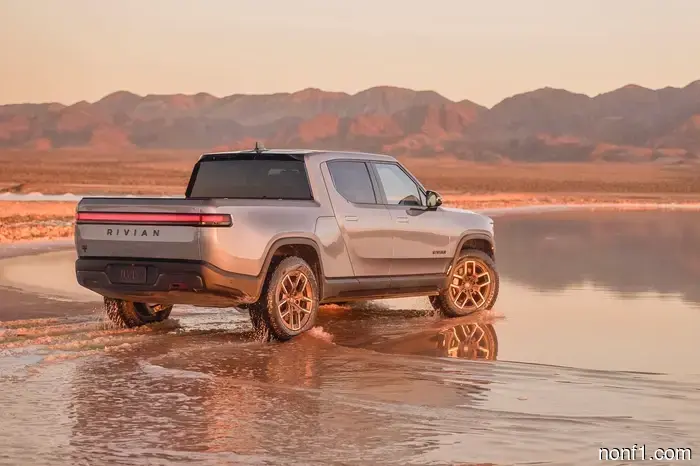 Rivian добавляет наиболее запрашиваемую функцию R1S