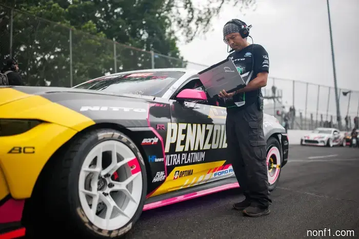 RTR Demonstrates How Professionals Tune a Mustang for Formula Drift