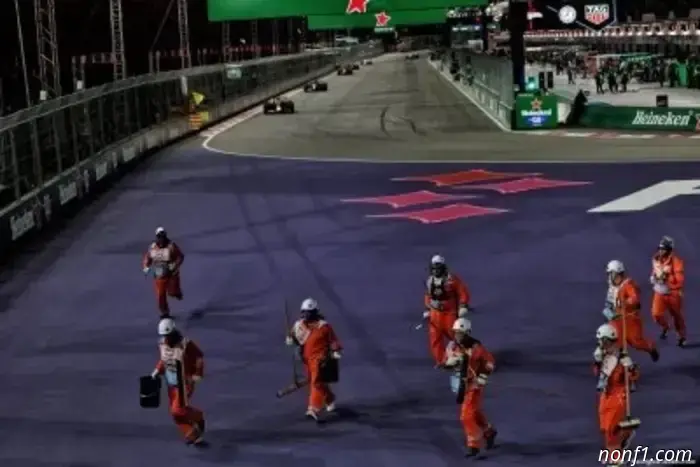 El director de carrera destituido critica duramente a la FIA por incidentes con los comisarios