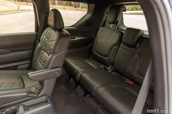 2026 Nissan Armada Pro-4X Reseña: Lo más parecido a un verdadero Land Cruiser que encontrarás en América