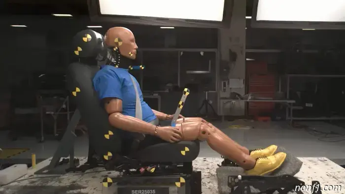 The new IIHS whiplash crash test could protect your neck.