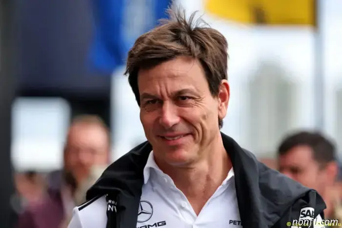 Wolff is in talks to sell part of his stake in Mercedes.