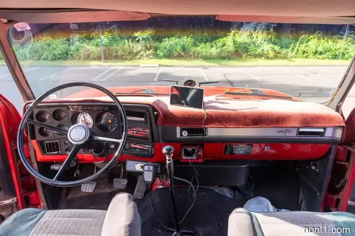 Самый большой грузовик Chevy Squarebody в мире выставлен на продажу